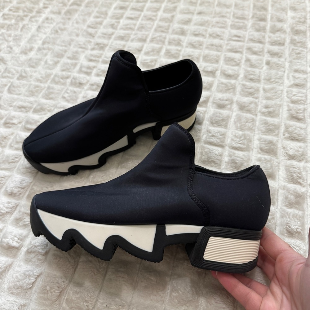 Iri 37.5 Wes I Black Low Top Slip On Shoes Sneakers Modern Comfort US 7.5